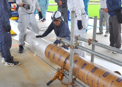 ライナー材を挿入